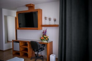 Schreibtisch, Bügeleisen/Bügelbrett, kostenloses WLAN, Bettwäsche