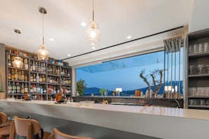 酒吧（店内）