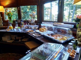 Colazione completa inclusa, servita tutte le mattine 