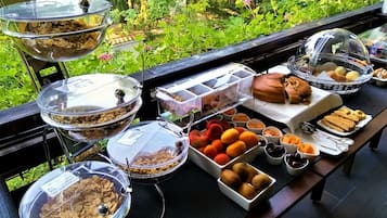 Tägliches inbegriffenes großes Frühstück