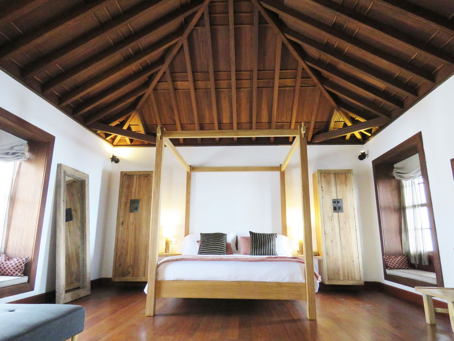 Grand Suite (N9) | Frette Italian sheets, premium bedding, in-room safe, desk