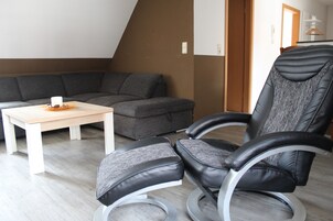 Gallery-Apartment, 1 Schlafzimmer | Wohnzimmer | Flachbildfernseher