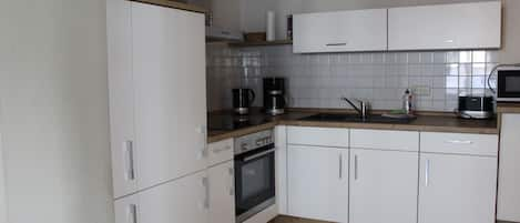 City Duplex, 2 Bedrooms | Private kitchen | Fridge, microwave, oven, stovetop