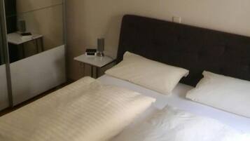 Apartamento exclusivo, 2 habitaciones | Ropa de cama de alta calidad, caja fuerte, sistema de insonorización