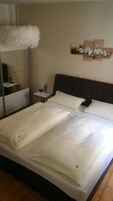 Exclusive-Apartment, 2 Schlafzimmer | Hochwertige Bettwaren, Zimmersafe, schallisolierte Zimmer