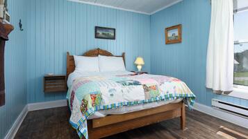 Tradisjonelt rom, 1 dobbeltseng, delt bad | Sengetøy av topp kvalitet og strykejern/-brett