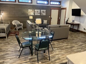 Studio Suite | Living area