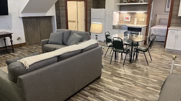 Studio Suite | 1 bedroom, premium bedding, individually decorated