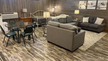 Studio Suite | 1 bedroom, premium bedding, individually decorated