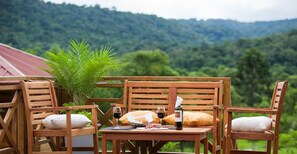 Breakfast, lunch, dinner served; local cuisine