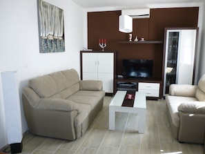 Apartment, 2 Bedrooms, Sea View | Living area