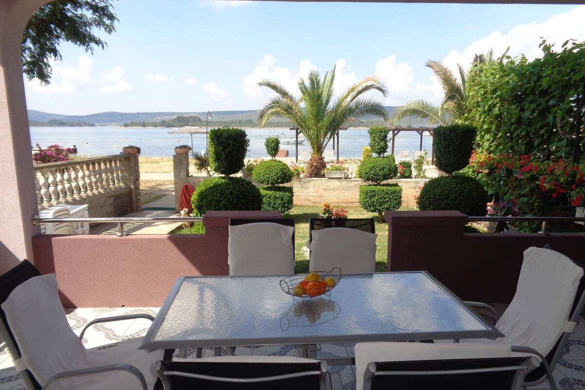 Appartement, 2 chambres, vue sur la mer | Terrasse/patio
