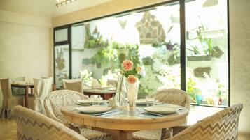 Free daily buffet breakfast