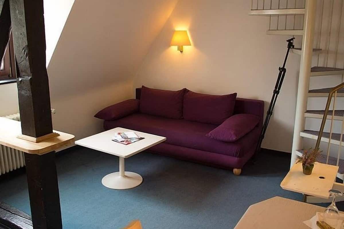 classic suite, ensuite, garden view