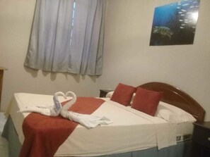 Doppia Basic, 1 camera da letto | Una scrivania, Wi-Fi gratuito, lenzuola, accesso in sedia a rotelle
