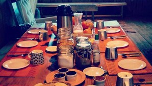 Dining - Refugio el embudo hostal wine - Hostel (Lo Barnechea)