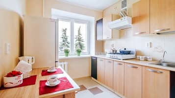 Condo básico, 1 habitación (Pobediteleu 3) | Cocina privada