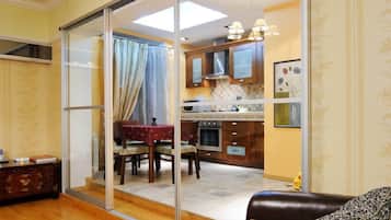 Basic Condo, 2 Bedrooms (Gorodskoy Val 10) | 1 bedroom, iron/ironing board, free WiFi