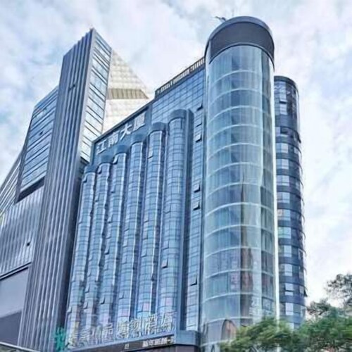 Relaxed Season Hotel