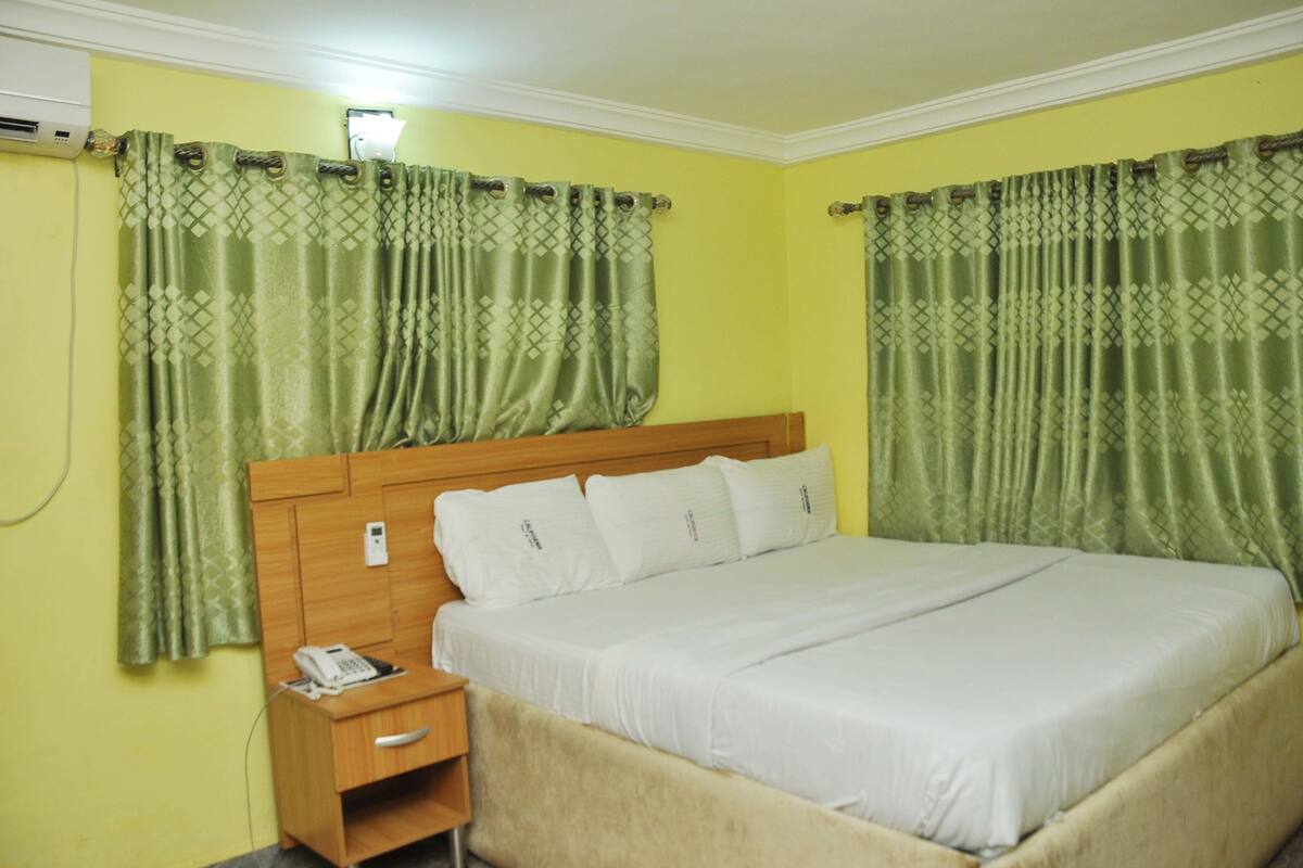 1 habitación, ropa de cama de alta calidad y minibar