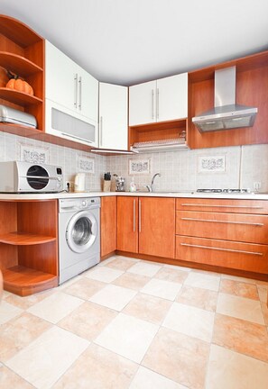 Basic Apartment, 2 Bedrooms (Nezavisimoski 74) | Private kitchenette