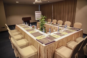 Business center - Versailles by Vieras (Dubai)