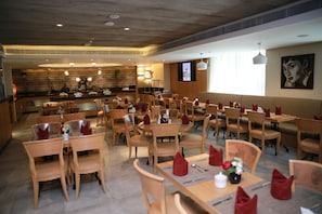 Daily buffet breakfast for a fee - Versailles by Vieras (Dubai)