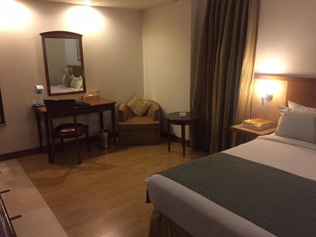 Minibar, in-room safe, desk, blackout drapes