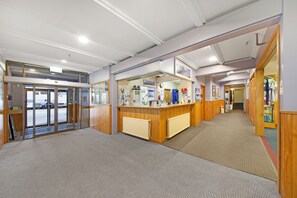 Reception - Arlberg Hotel Mount Buller (Mount Buller)