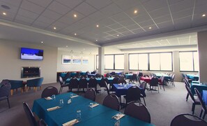 Lunch and dinner served - Arlberg Hotel Mount Buller (Mount Buller)