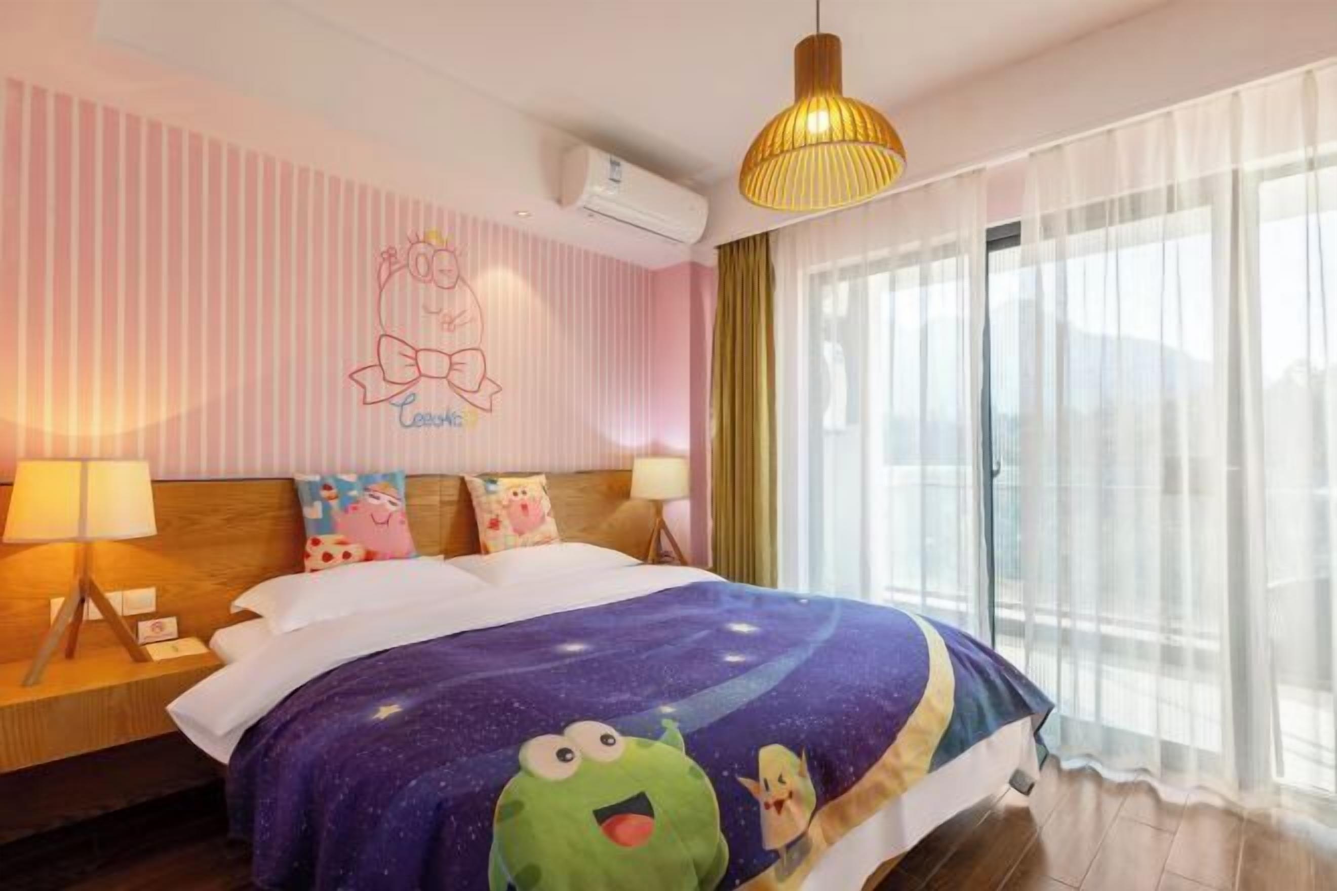 Cribs/infant beds, WiFi