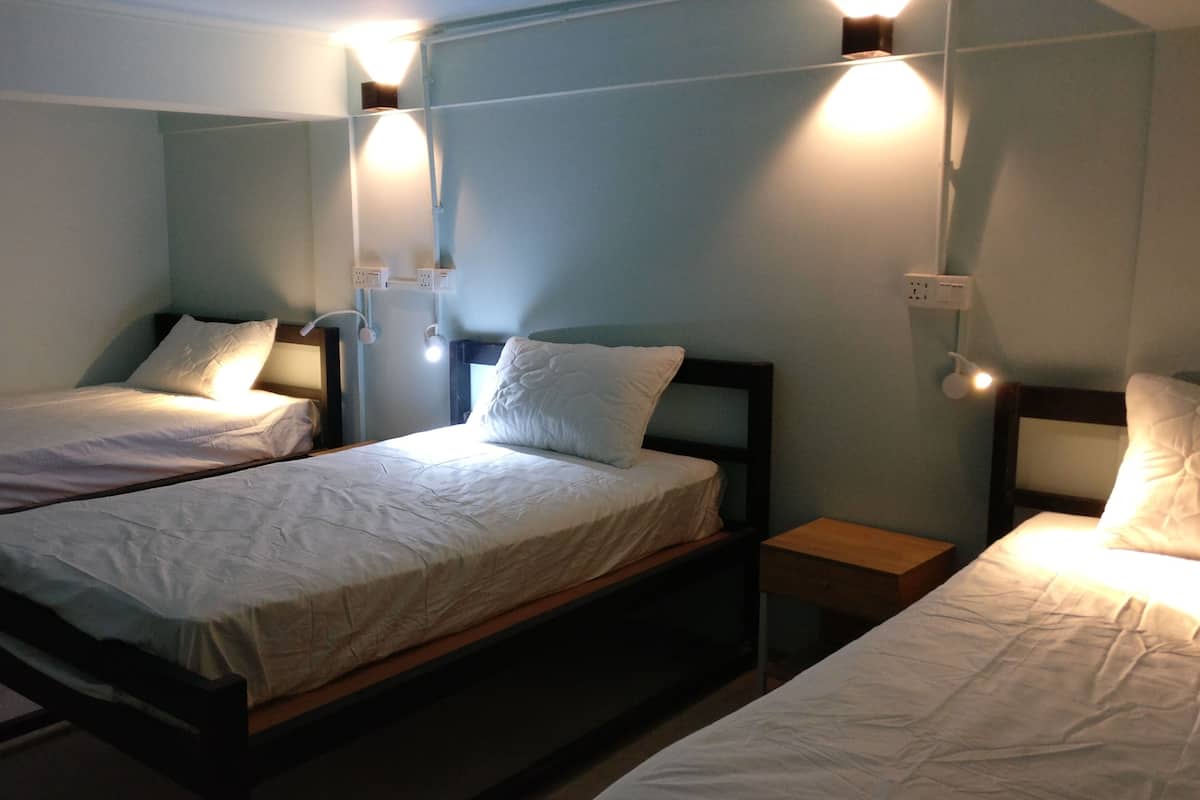 Deluxe Triple Room, Shared Bathroom