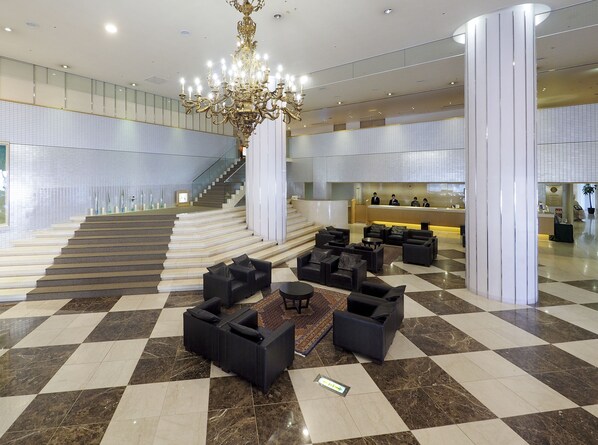 Coin salon dans le hall