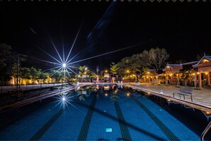 Outdoor pool - Home Stone Resort (Battambang)