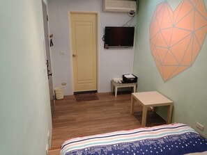 Junior Suite, 1 Double Bed | Desk, blackout drapes, free WiFi - Star Forests B&B (Hualien City)