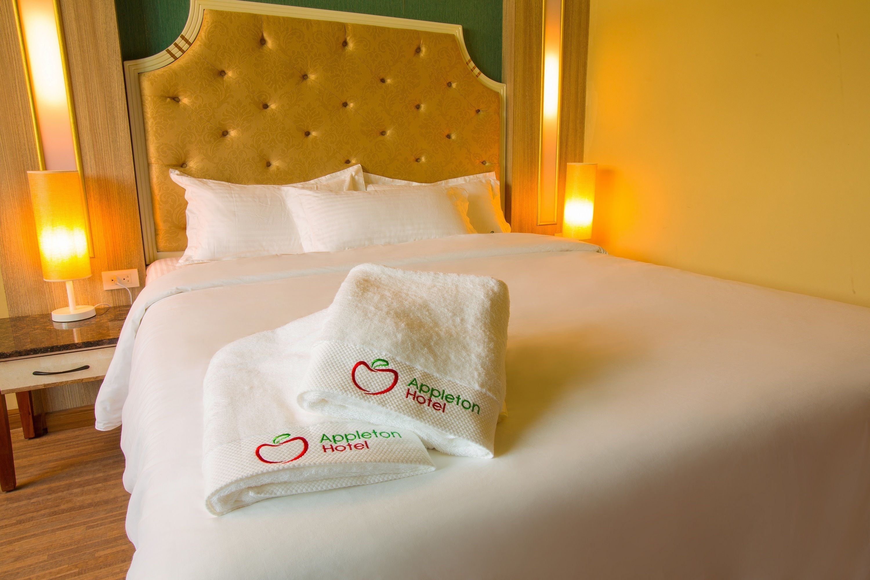 superior room, 1 king bed | minibar, in-room safe, desk, free cots/infant beds