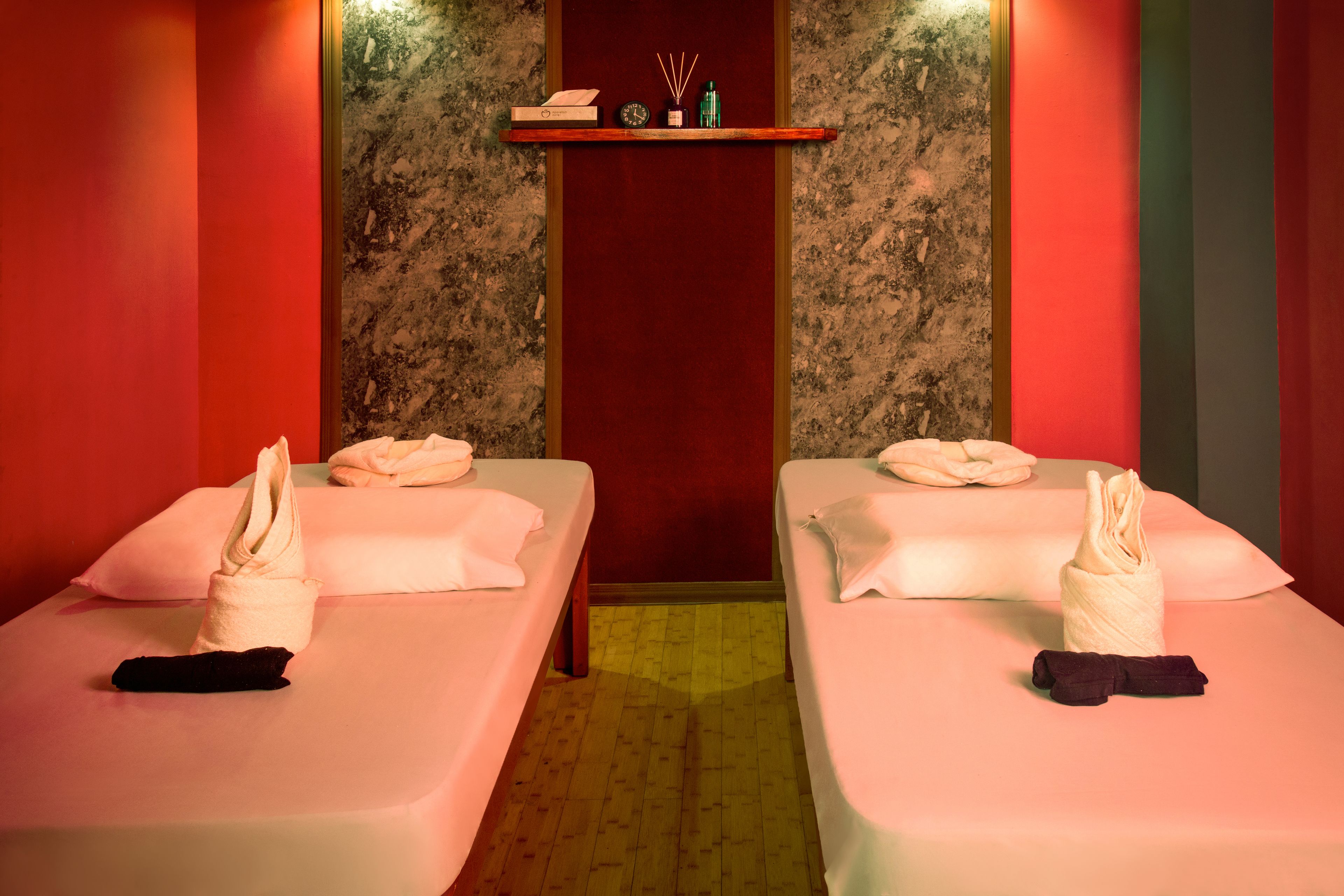 couples treatment room(s)