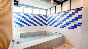 Family Quadruple Room, 2 Double Beds, Hot Tub | Bathroom amenities | Shower, rainfall showerhead, free toiletries, hair dryer