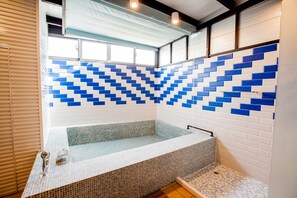 Family Quadruple Room, 2 Double Beds, Hot Tub | Bathroom amenities