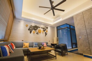 Televisión de pantalla plana de 40 pulgadas con canales por cable