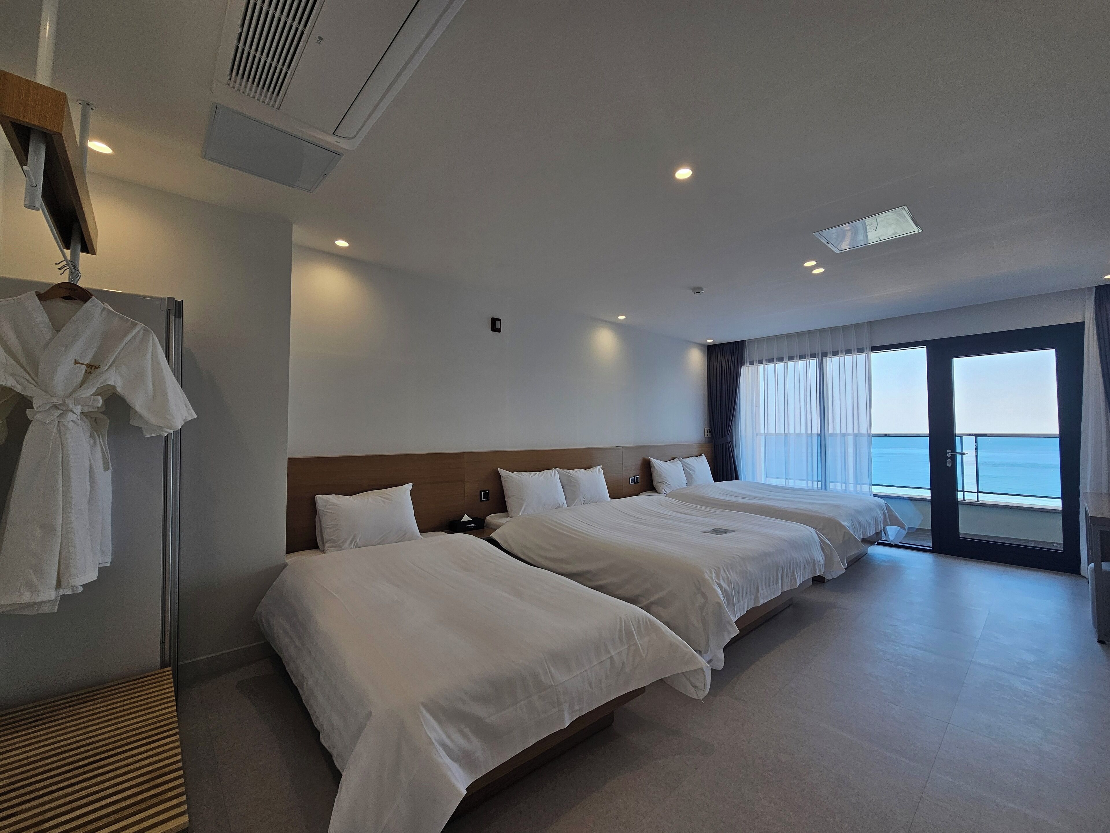 7. Family Triple Ocean | Down comforters, blackout drapes, soundproofing, free WiFi