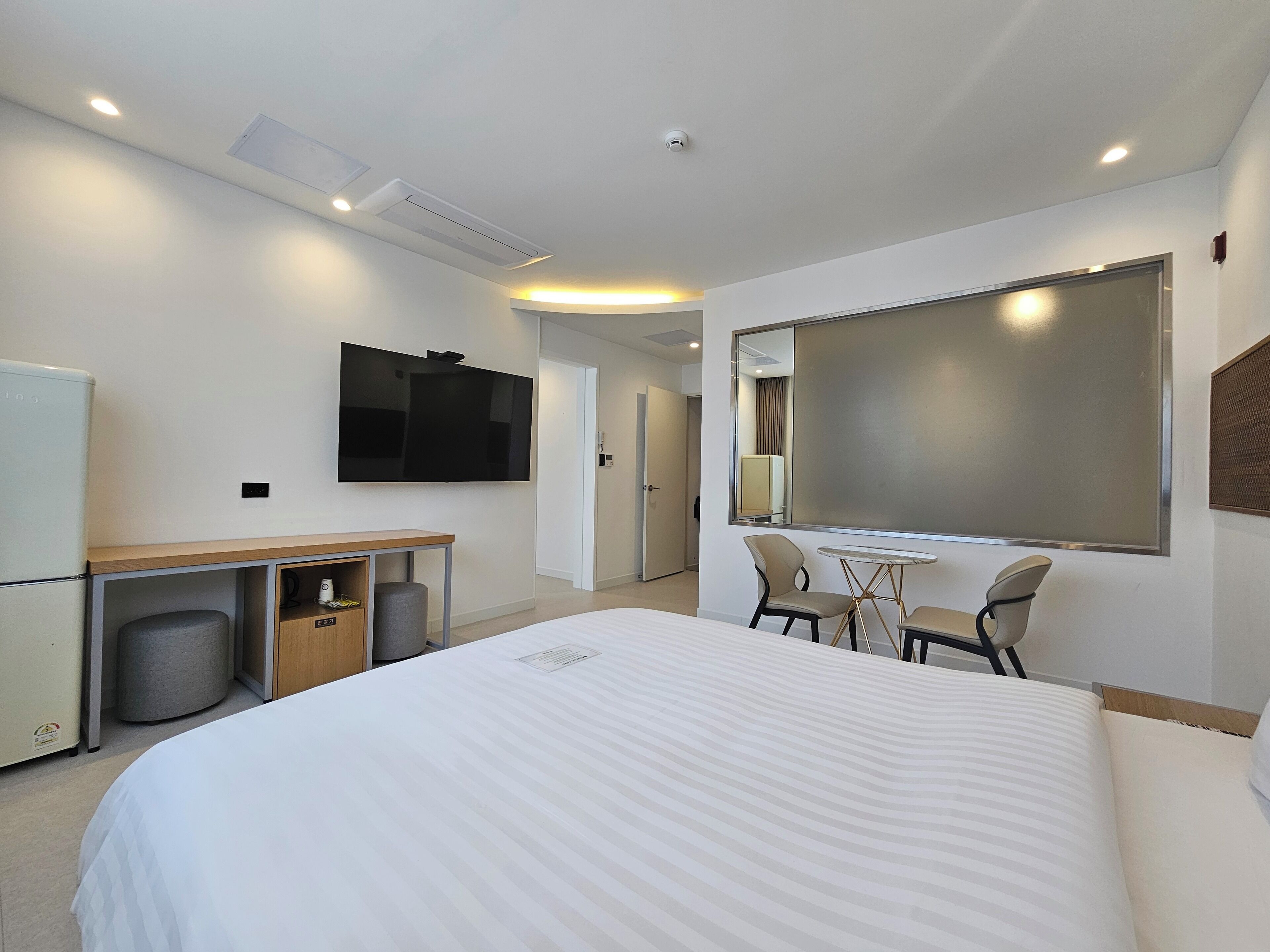 6. Family Triple Mountain | Down comforters, blackout drapes, soundproofing, free WiFi