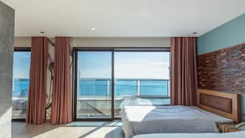 7. Family Triple Ocean | Edredón, cortinas blackout, insonorización y wifi gratis