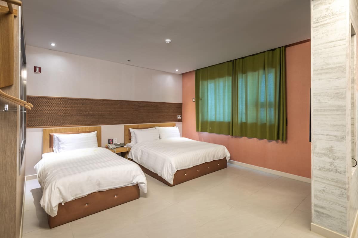 5. Family Twin Mountain | Down comforters, blackout drapes, soundproofing, free WiFi
