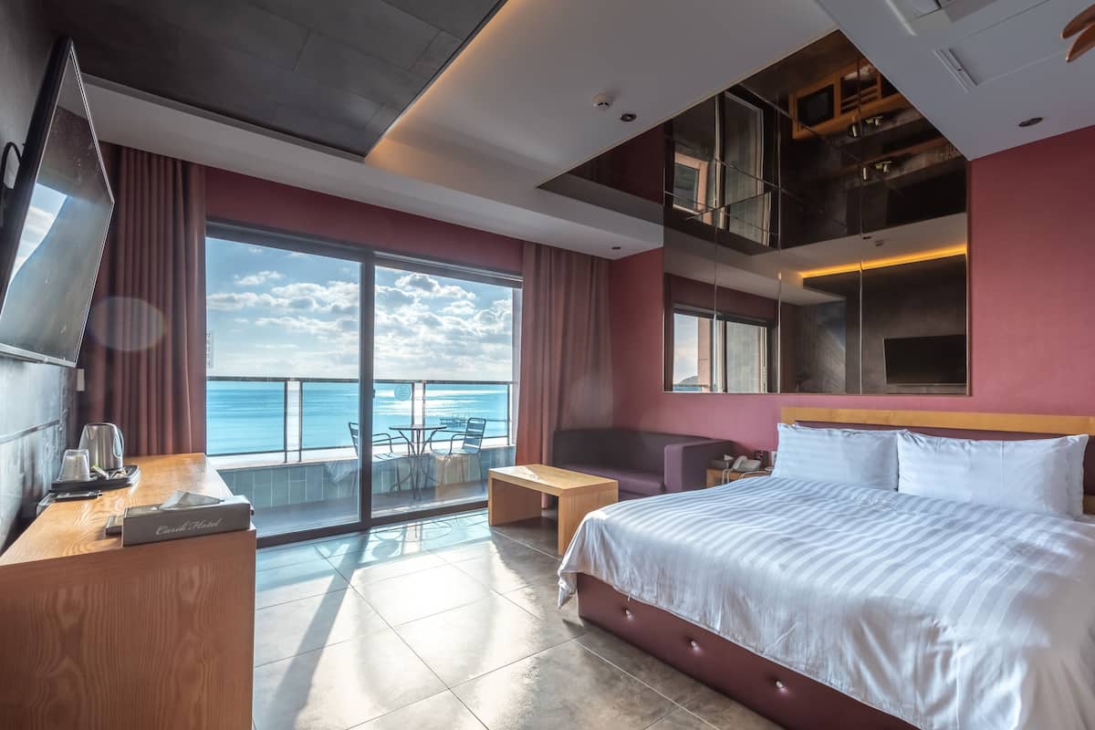 3. Deluxe Double Ocean | Down comforters, blackout drapes, soundproofing, free WiFi