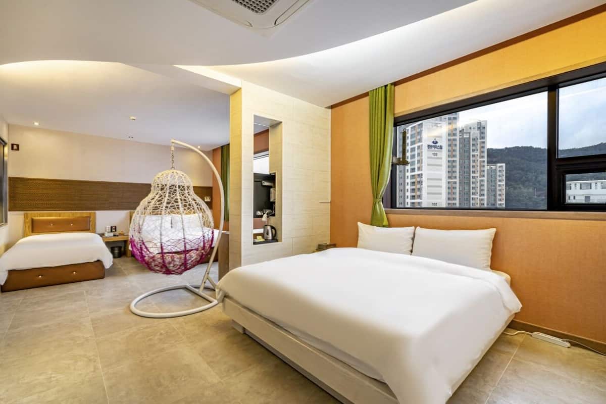 6. Family Triple Mountain | Down comforters, blackout drapes, soundproofing, free WiFi