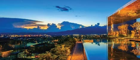 Kolam renang terbuka