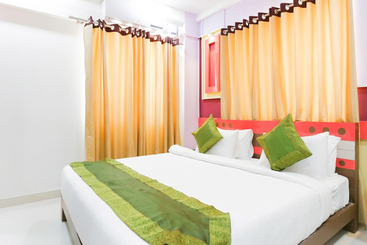 Standard Room | Desk, iron/ironing board, free WiFi, bed sheets