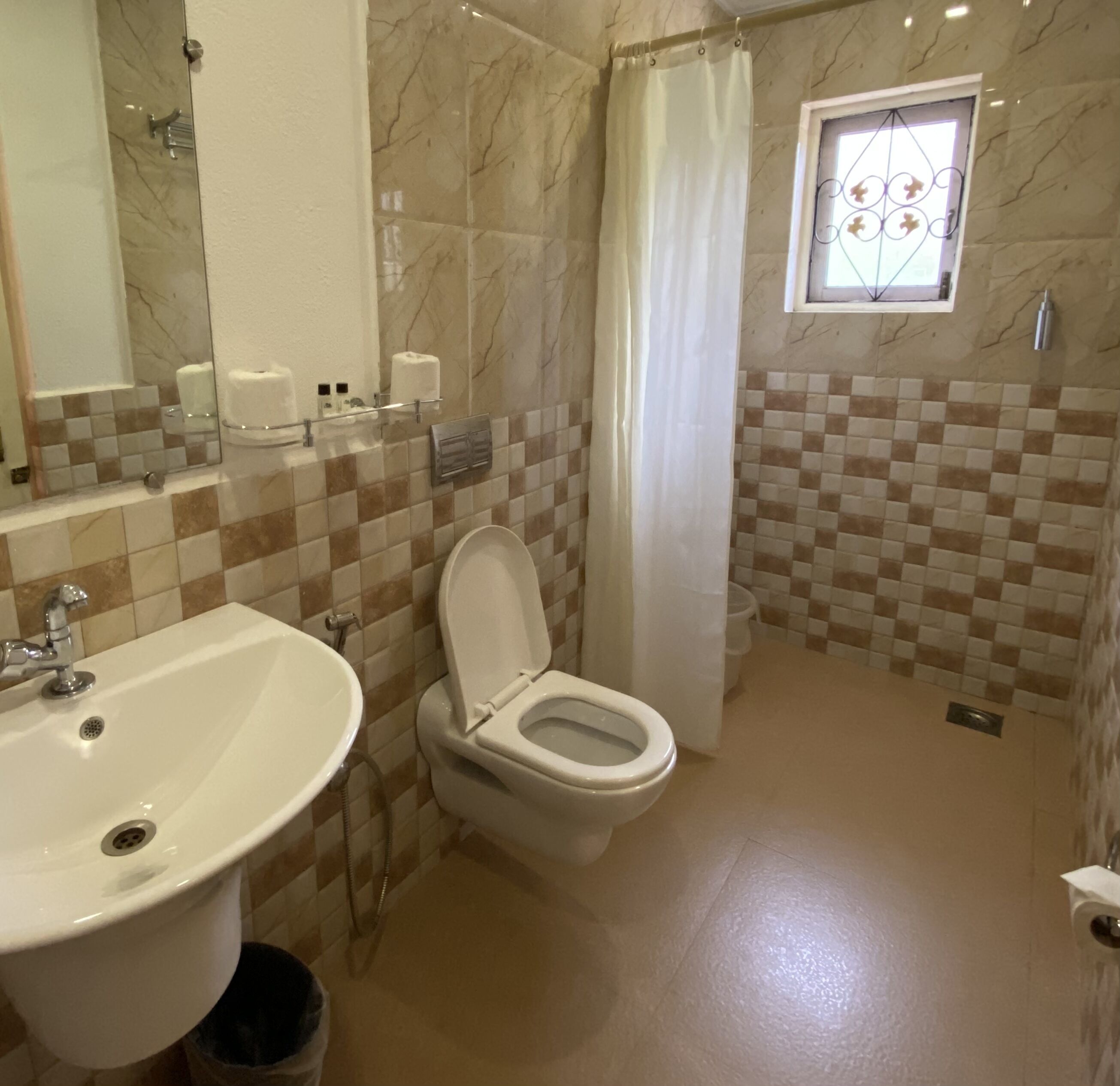 superior room, garden view | bathroom | shower, free toiletries, towels