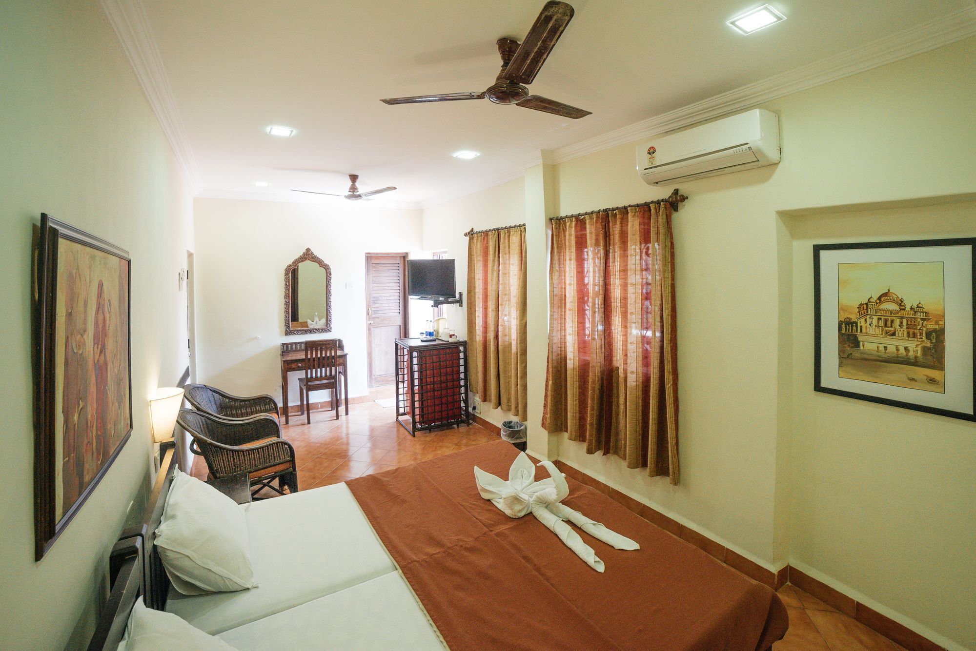 in-room safe, free wifi, bed sheets